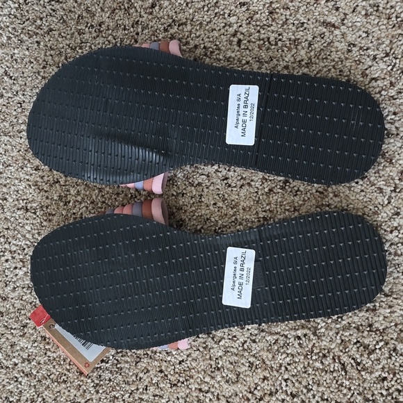 Havaianas sz 9/10 sandals NWT - Picture 7 of 8